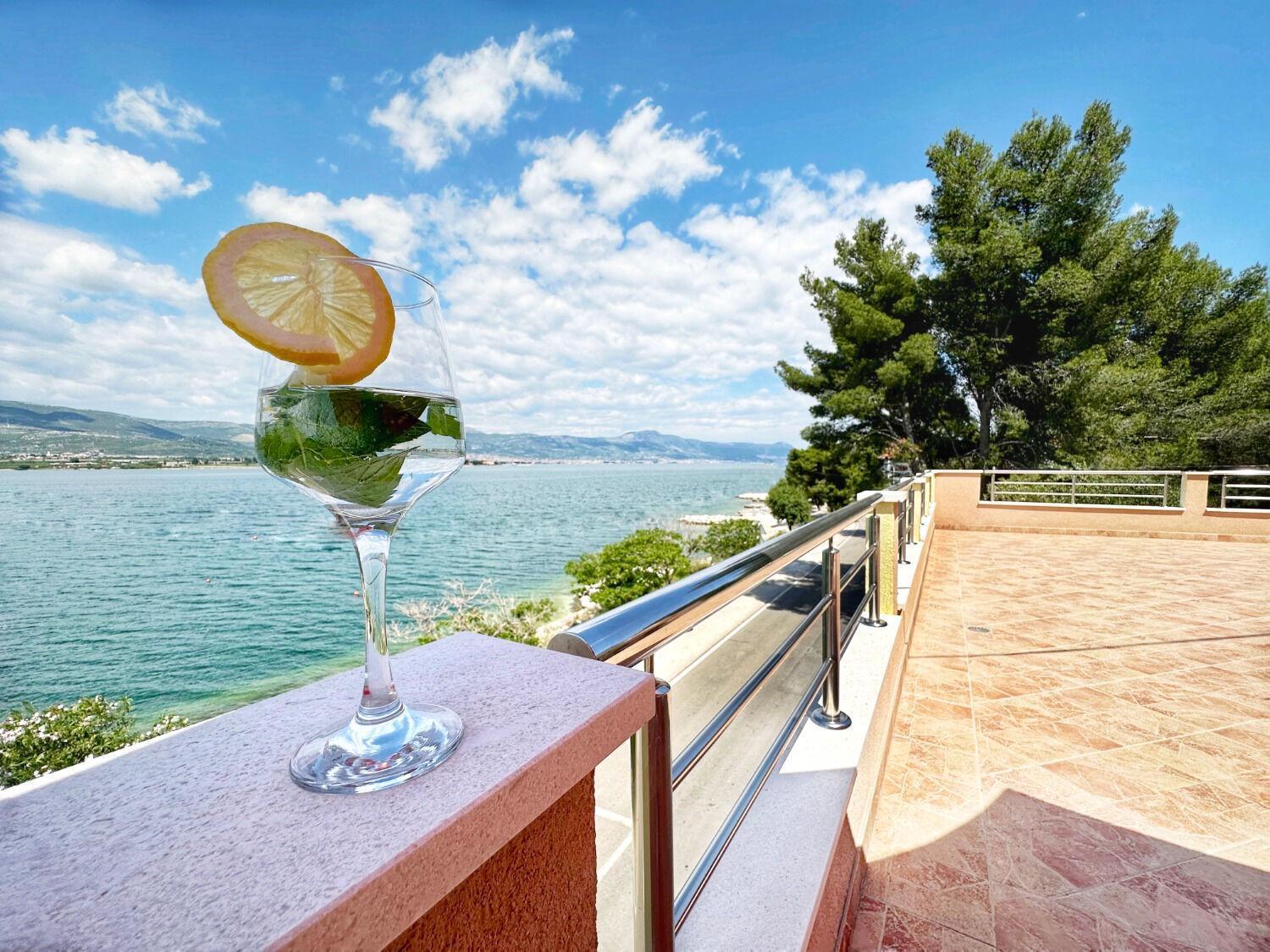 Apartments Vini Трогир Экстерьер фото