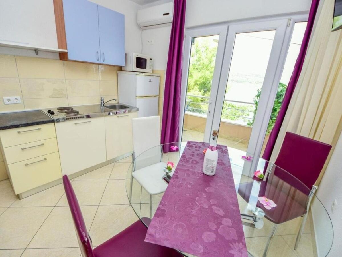Apartments Vini Трогир Экстерьер фото