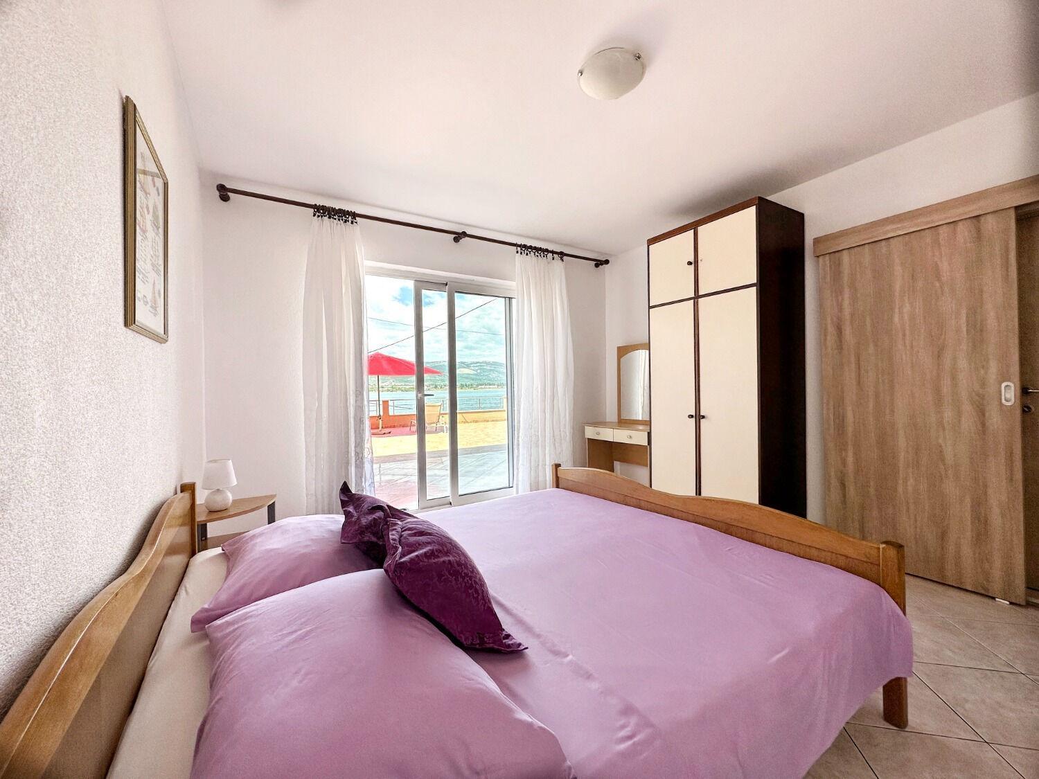 Apartments Vini Трогир Экстерьер фото